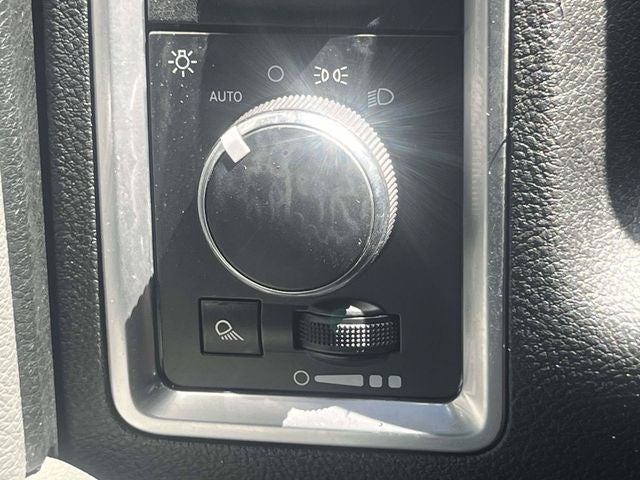2018 RAM 1500 SLT