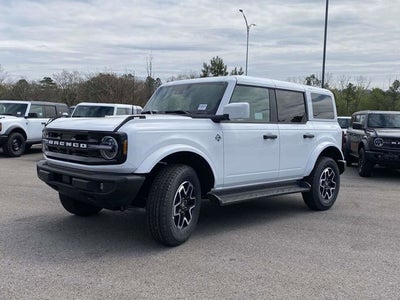 2026 Ford Bronco Outer Banks