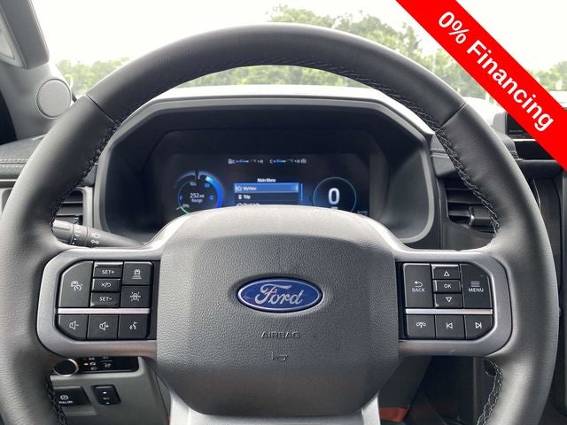 2025 Ford F-150 Lightning Flash