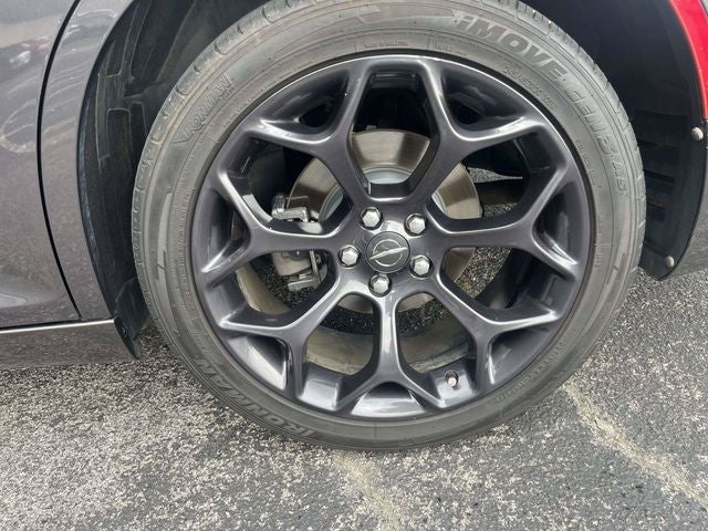 2019 Chrysler 300 Touring