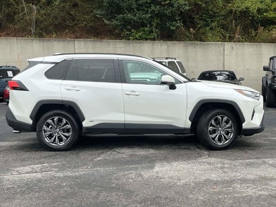 2022 Toyota RAV4 Hybrid XLE Premium