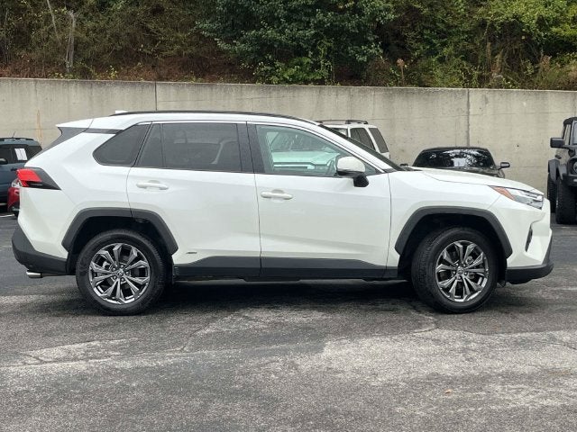 2022 Toyota RAV4 Hybrid XLE Premium