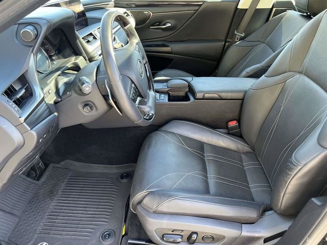 2020 Lexus ES 300h Ultra Luxury