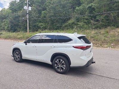 2022 Toyota Highlander Hybrid XLE