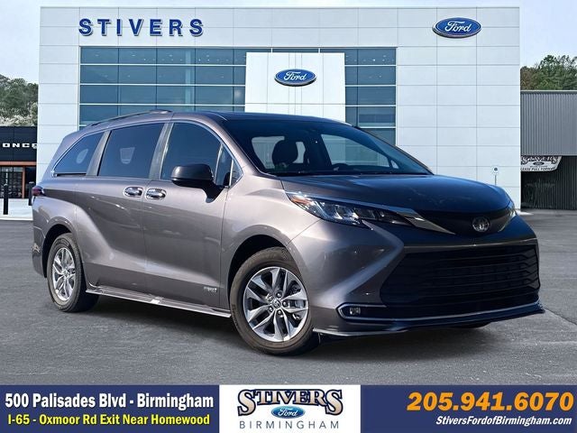 2021 Toyota Sienna XLE