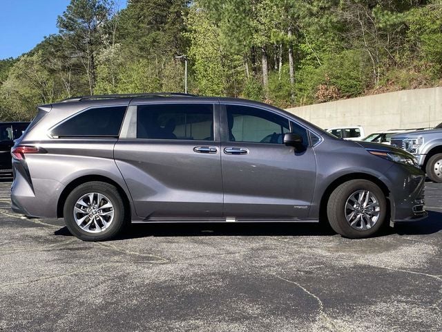 2021 Toyota Sienna XLE