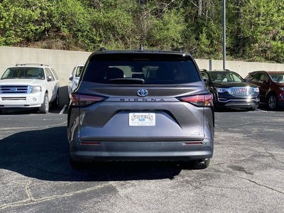 2021 Toyota Sienna XLE