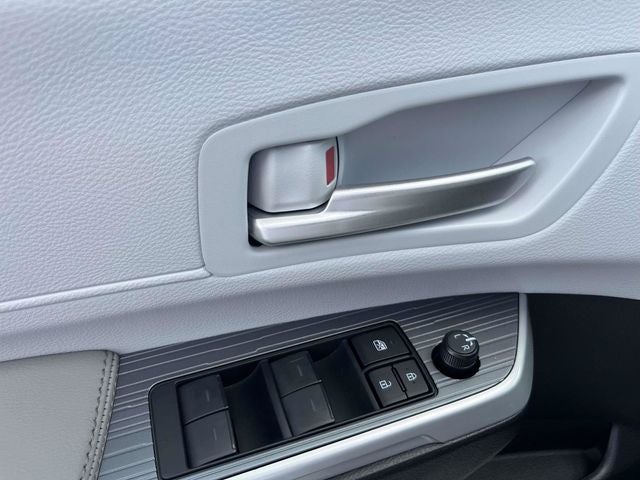2026 Toyota Sienna XLE 8 Passenger