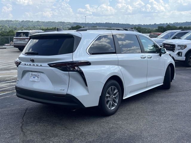 2026 Toyota Sienna XLE 8 Passenger
