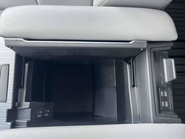 2026 Toyota Sienna XLE 8 Passenger