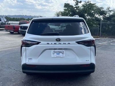 2026 Toyota Sienna XLE 8 Passenger