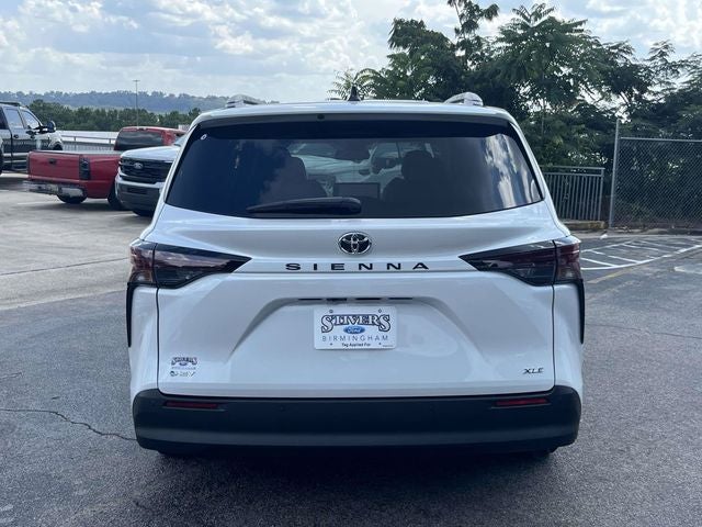 2026 Toyota Sienna XLE 8 Passenger