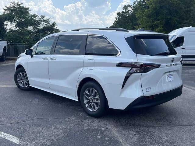 2026 Toyota Sienna XLE 8 Passenger