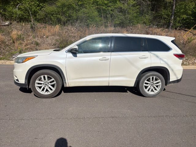 2016 Toyota Highlander LE V6