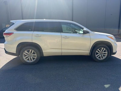 2016 Toyota Highlander LE V6