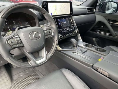 2025 Lexus LX 700h Luxury
