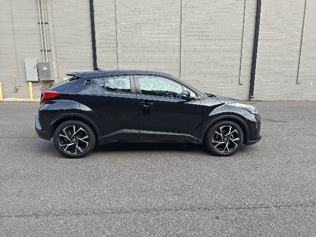 2022 Toyota C-HR XLE