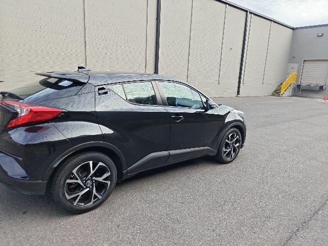 2022 Toyota C-HR XLE