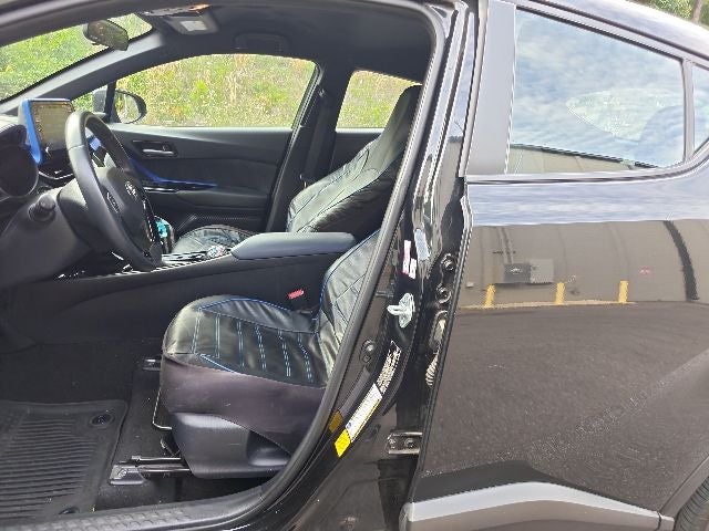 2022 Toyota C-HR XLE