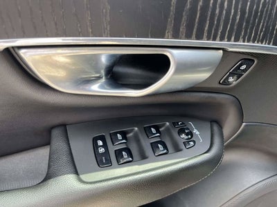 2020 Volvo XC90 T5 Momentum