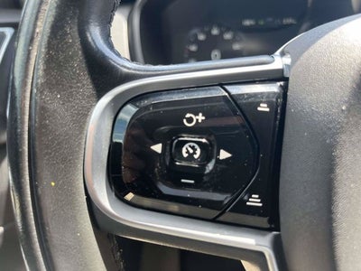 2020 Volvo XC90 T5 Momentum