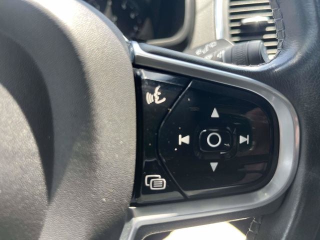 2020 Volvo XC90 T5 Momentum