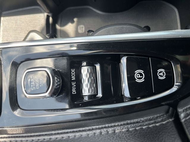 2020 Volvo XC90 T5 Momentum