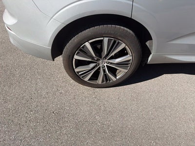 2022 Volvo XC60 B5 Momentum