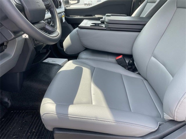 2025 Ford F-600SD XL