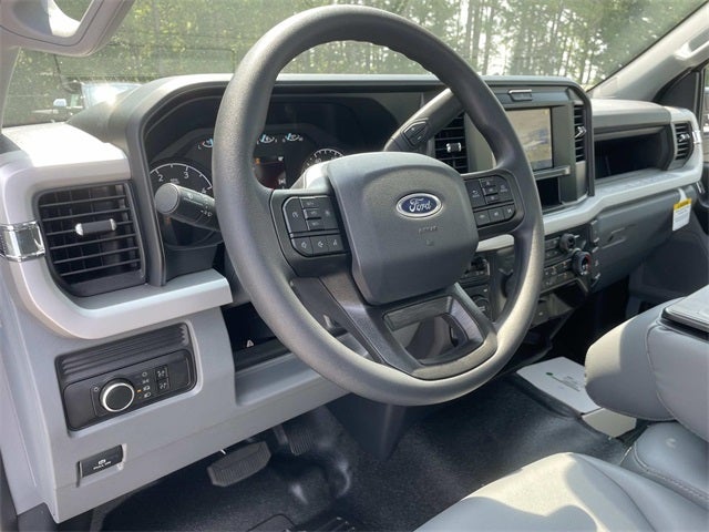 2025 Ford F-600SD XL