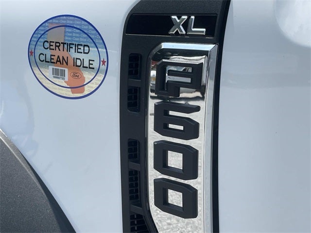 2025 Ford F-600SD XL