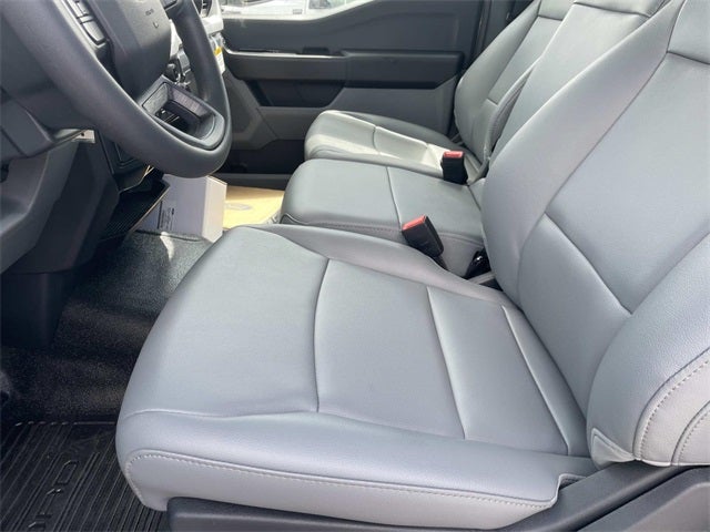 2025 Ford F-600SD XL