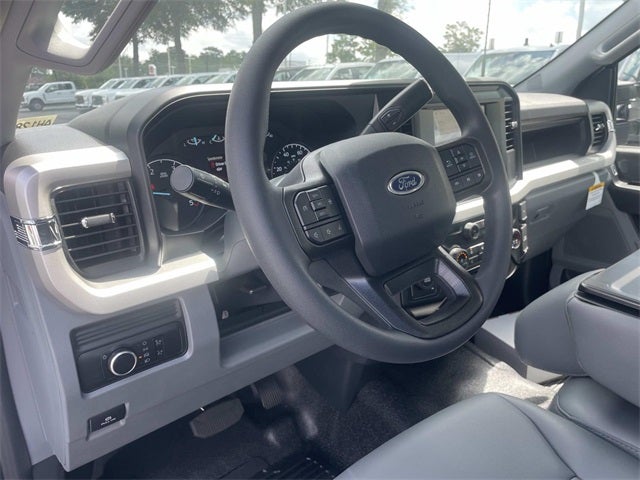 2025 Ford F-600SD XL