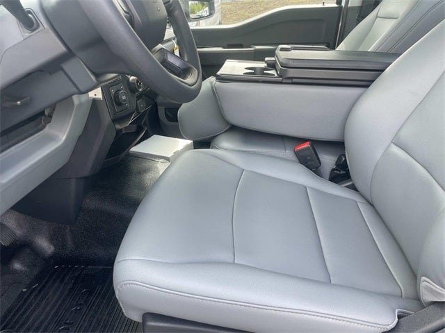 2025 Ford F-600SD XL