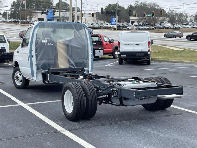 2026 Ford E-350SD Base Cutaway