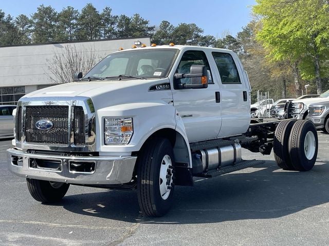 2027 Ford F-650SD Base