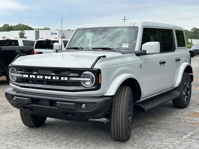 2026 Ford Bronco Outer Banks