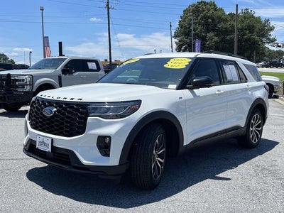 2025 Ford Explorer ST-Line
