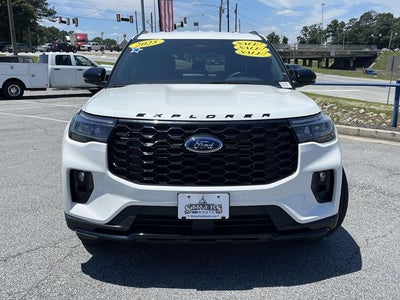 2025 Ford Explorer ST-Line
