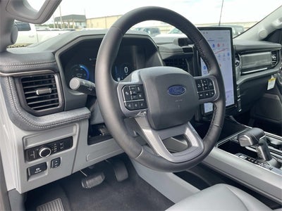 2025 Ford F-150 Lightning Flash