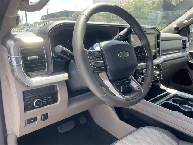 2025 Ford F-350SD Platinum