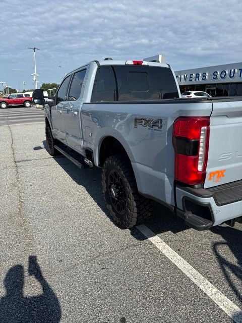 2025 Ford F-350SD Lariat