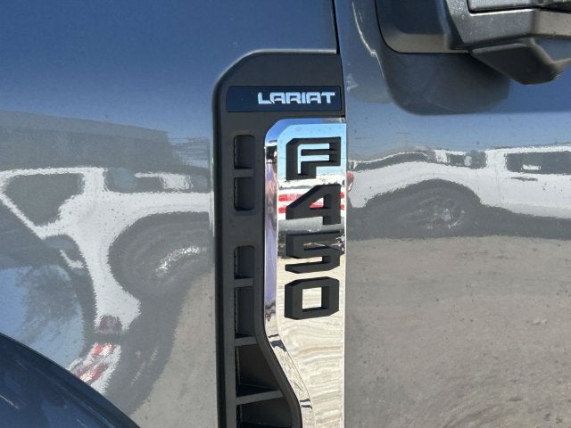 2027 Ford F-450SD Lariat DRW
