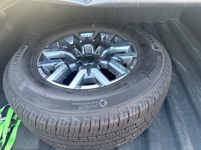 2024 Nissan Frontier SL