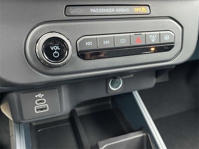 2025 Ford Maverick XL