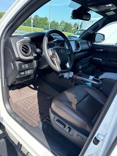 2022 Toyota Tacoma Limited V6