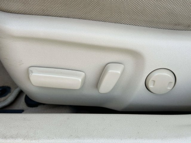 2016 Toyota Camry Hybrid LE