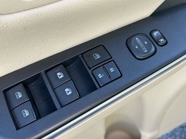 2016 Toyota Camry Hybrid LE