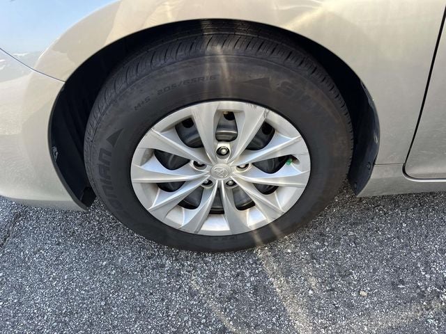 2016 Toyota Camry Hybrid LE