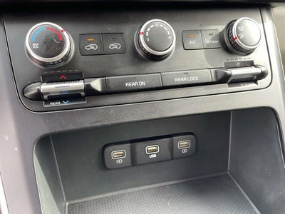 2024 Kia Carnival LX